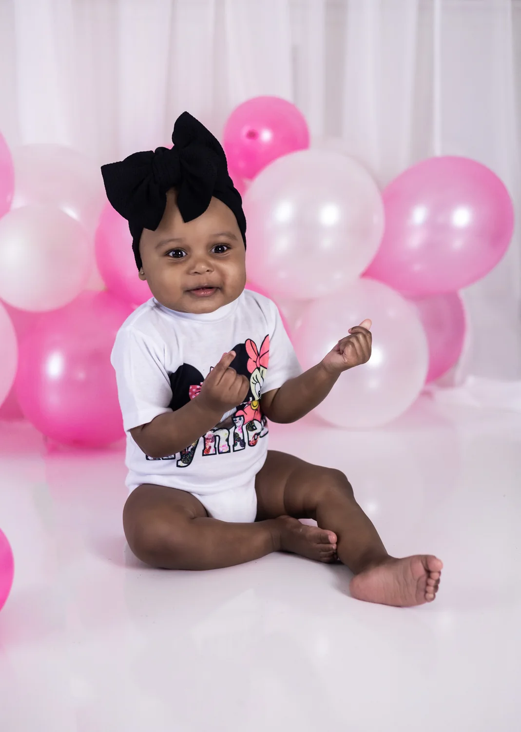 Cake smash first birthday portrait